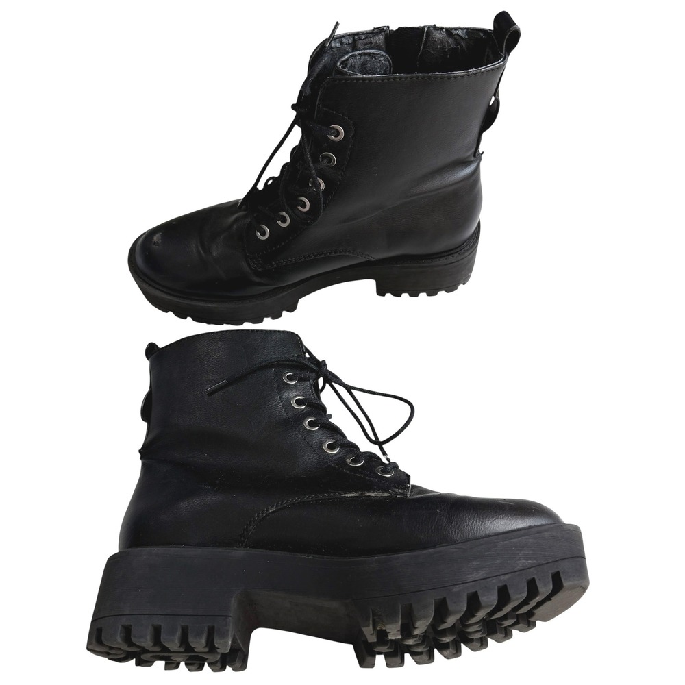 Forever 21 Womens Black‎ Vegan Leather Boots Sz 7 Lug Sole Combat Goth Emo SEE